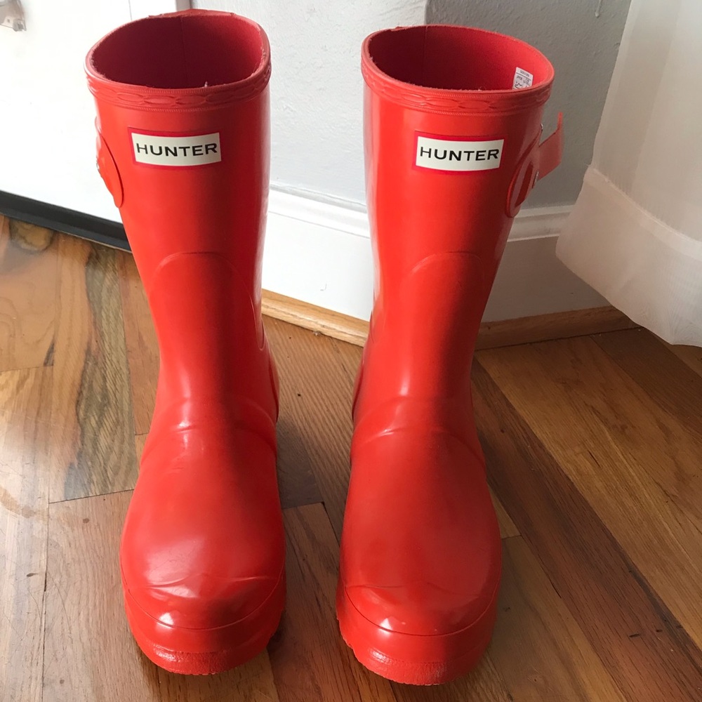 Hunter women’s gloss mid calf rain boot